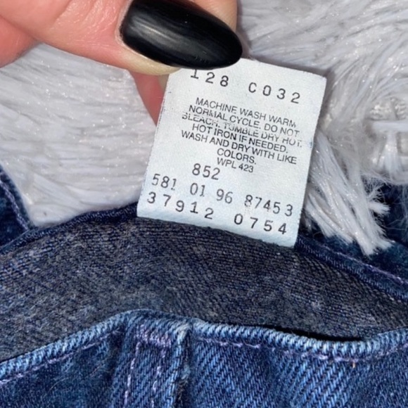 Vintage Levi’s 37912 Orange Tab Hi waisted shorts - Picture 7 of 13